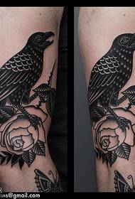 Tele kousání vrána tetování vzor