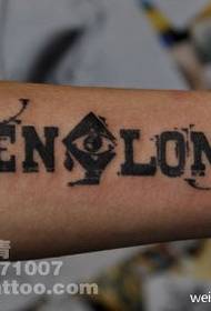 Modeli tatuazh anglisht i dominuar nga minat