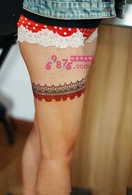 Lange benen sexy kanten tattoo-foto's