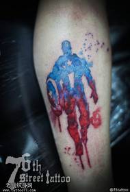 Uzorak tetovaže kapetana američke kapetane u boji nogu