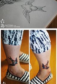 Small fresh oil painting wind ankle swallow tattoo pattern