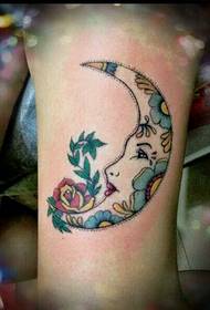 Leg personality moon tattoo pattern picture