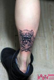 Leg back pirate skull tattoo picture