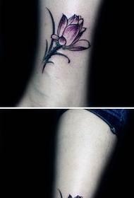 Patrón de tatuaje de loto tranquilo y hermoso