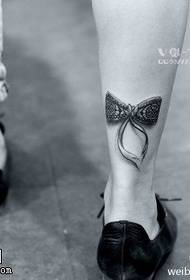 Elegant and generous bow tattoo pattern