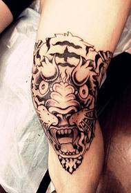 Leg tiger head tattoo pattern picture