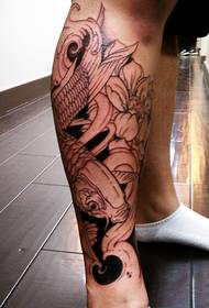 Stylish atmosphere of the calf squid tattoo