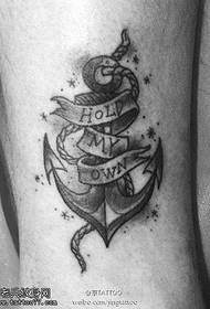 Simbol hrabrog i neustrašivog uzorka tetovaže sidra