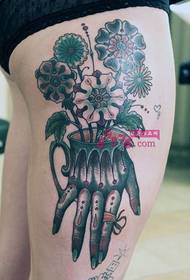 Rose hand vase creative tattoo picture