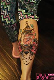 Calf oil lamp rose Europe and America tattoo pictures