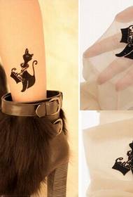 Elegant little black cat tattoo picture picture for girls feet