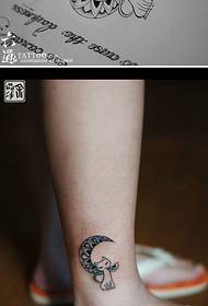 Cute moon mini kitten tattoo pattern