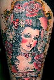 Ličnost nogu, djevojka u boji, uzorak tetovaža