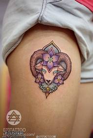 Leg personality colored antelope tattoo pattern