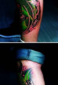 Žali ir švieži kalmarų tatuiruotės raštas