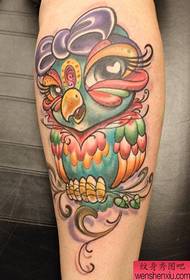 Leg color owl tattoo pattern