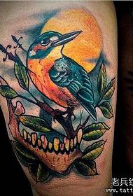 Leg color bird tattoo work