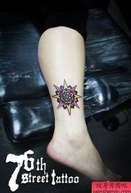 Gyönyörű női totem csillag tetoválás minta a lányok lába