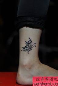 egy borjú totem pillangó tetoválás mintát
