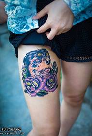 Female legs, Wang Xingren, rose tattoo picture