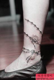 Девојке ноге популаран класични узорак тетоважа ланаца за ноге