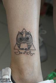 Female legs cute owl tattoo pattern