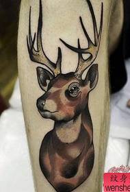 pola tattoo antilop anu berwarna
