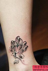 Nilkan muste lotus tatuointi tatuointi toimii