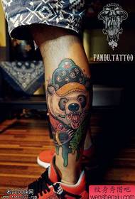 Tatuaje de panda gigante color de pierna trabajo