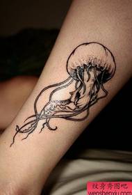Прекрасна шема на тетоважи со машки медузи за нозе на момчиња