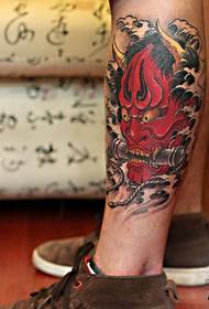 Tetováló show, ajánljon borjúszerű tetoválás mintát