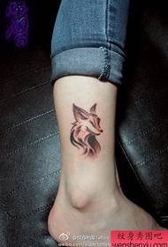Slatka mala lisica tetovaža lisica za noge djevojčica