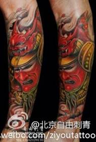 Modèle de tatouage de jambe belle fille geisha et samouraï