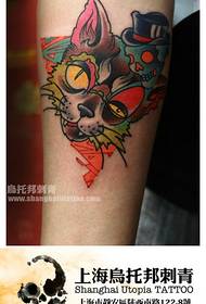 Patrón de tatuaxe de gato de moda para as pernas das nenas