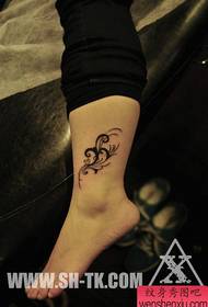 Beautiful leg totem vine tattoo pattern for female legs