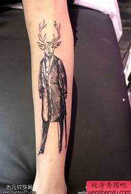 Tattoo show, recommend a leg of Mr. Deer tattoo works
