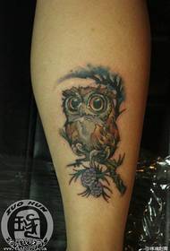 Leg color owl tattoo pattern