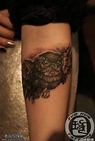 Leg owl tattoo pattern