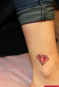 Tattoo show, recommend a small, fresh diamond tattoo pattern