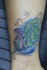 Sievietes tetovējuma modelis: kāju krāsas elfa spārnu tetovējuma modelis