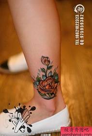 Beautiful pop rose tattoo pattern on the legs