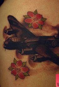 Bir hava aracı uçak dövme deseni
