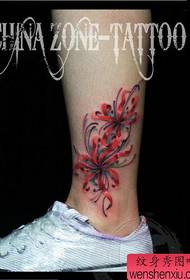 Tatuaggi belli è culuriti di fiori nantu à e gammi
