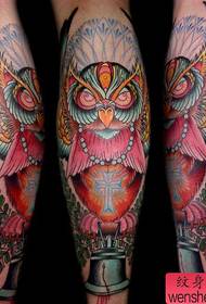 Benkult tatoveringsmønster for old school owl