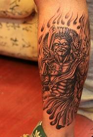 eng Kalfront bewegt net de King Tattoo Muster