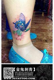 Prekrasan popularni uzorak tetovaže leptira u boji za ženske noge