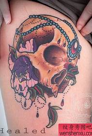Tattoo montre, rekòmande tatoo kwis yon fanm lan