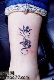ljepota nogu slatka slatka uzorak totem mačka tetovaža