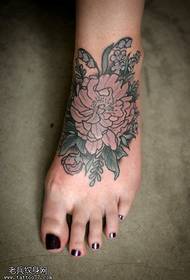 noha kvetinový vzor tetovania