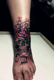 Instep skull 玫瑰 and rose tattoo pattern